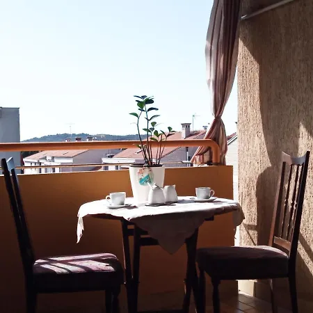 Sea View Apartment *